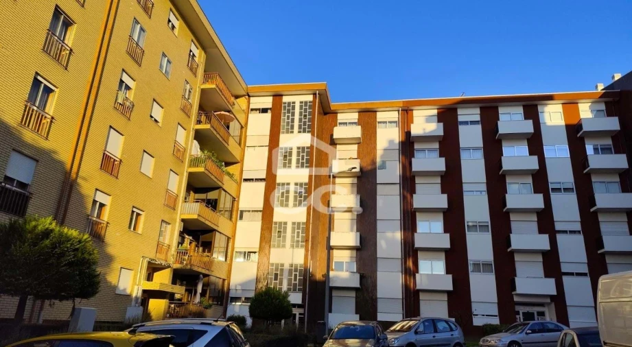 Apartamento T3 para Venda em Creixomil