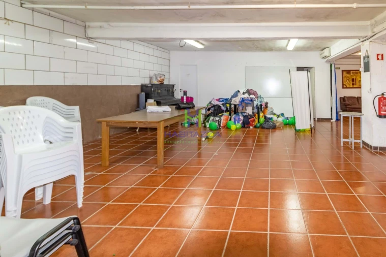 Negócio para Venda em Lagos (São Sebastião e Santa Maria) Foto 7