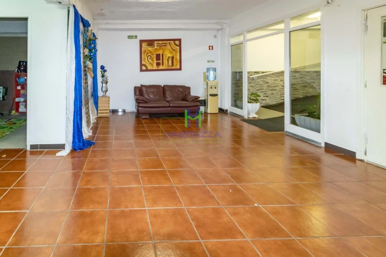 Negócio para Venda em Lagos (São Sebastião e Santa Maria) Foto 4