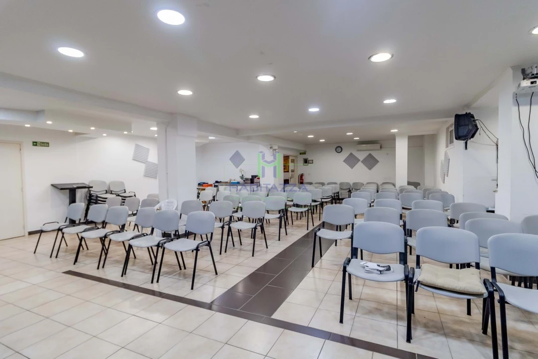 Negócio para Venda em Lagos (São Sebastião e Santa Maria) Foto 1