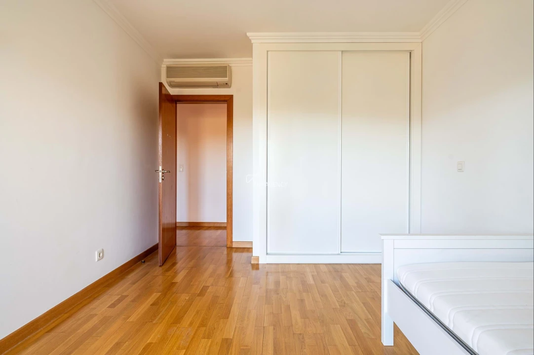 Apartamento T3 para Arrendamento em Agualva e Mira-Sintra Foto 13
