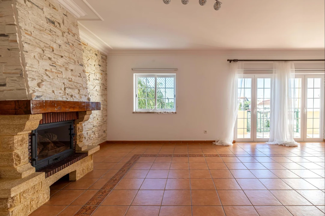 Apartamento T3 para Arrendamento em Agualva e Mira-Sintra Foto 2