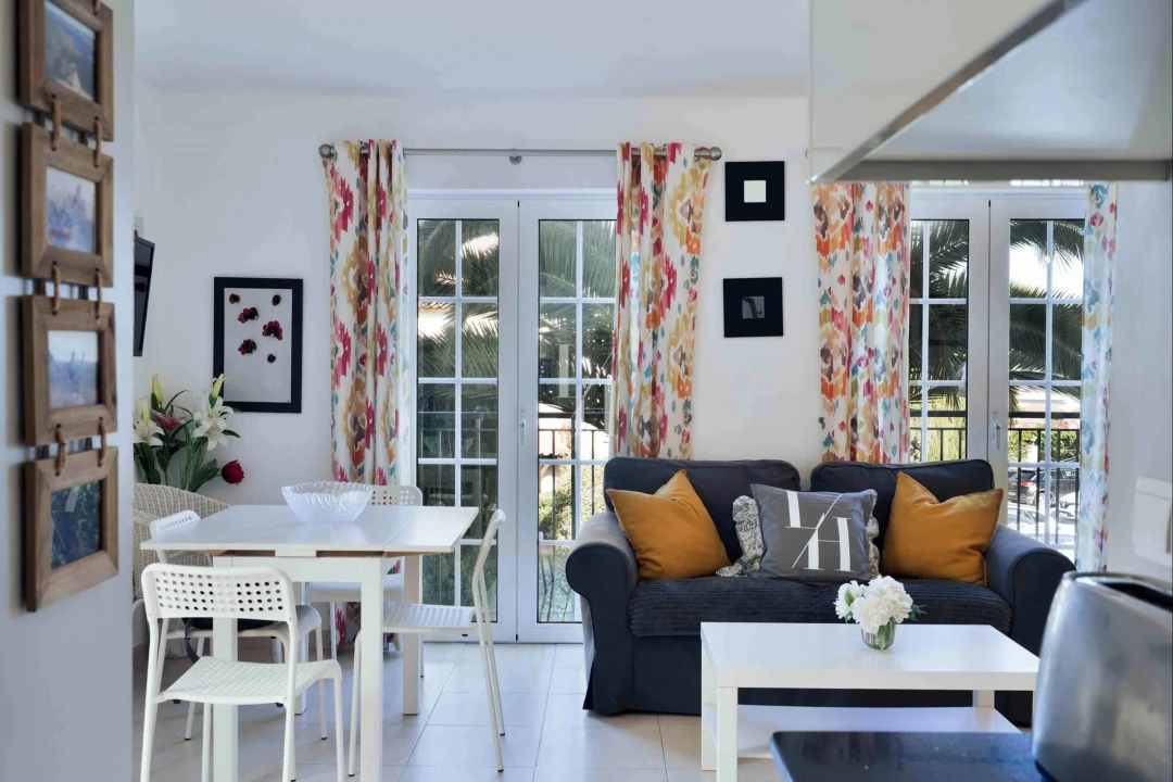 Apartamento T2 para Venda em Quarteira Foto 2