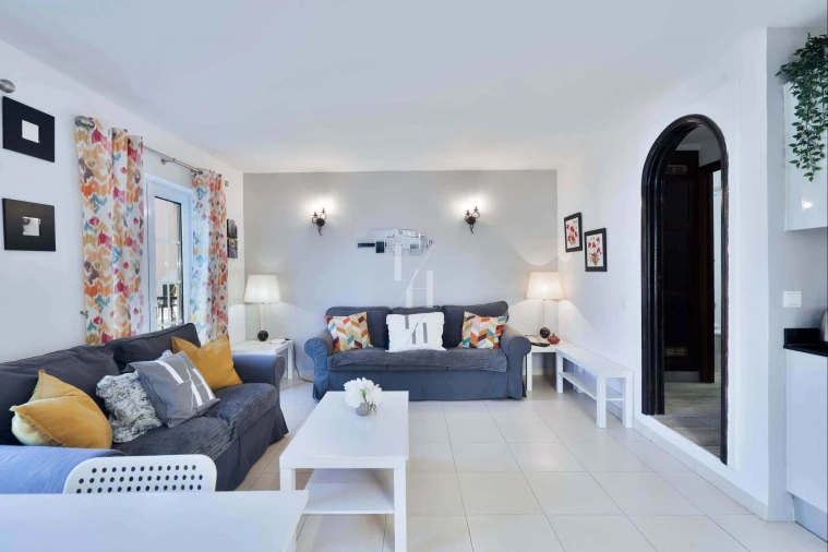 Apartamento T2 para Venda em Quarteira Foto 3