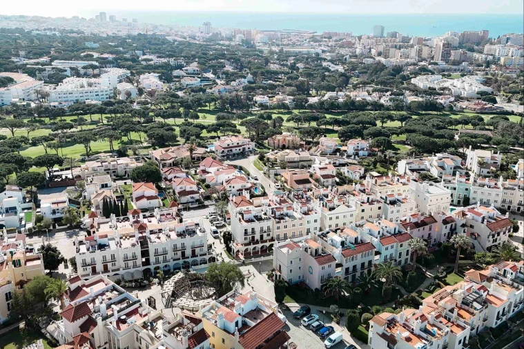 Apartamento T2 para Venda em Quarteira Foto 27