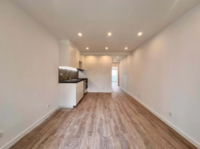 Apartamento T2 para Venda em Santa Iria de Azoia, São João da Talha e Bobadela Foto 1