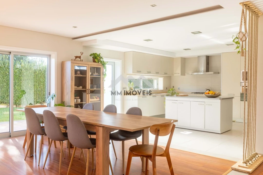 Moradia T4 para Venda em Vila Nova de Famalicão e Calendário Foto 2