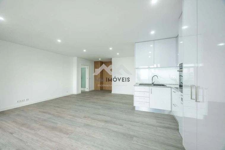 Apartamento T4 para Venda em Santa Marinha Foto 16