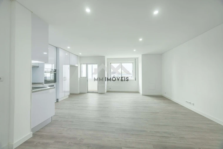 Apartamento T4 para Venda em Santa Marinha Foto 32