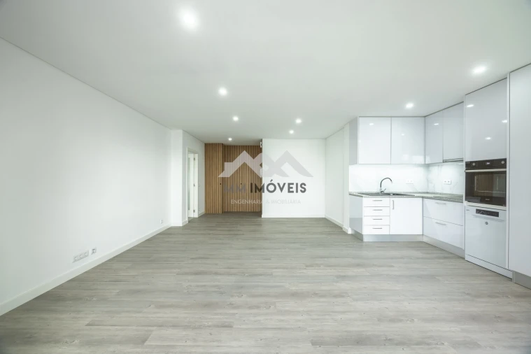 Apartamento T4 para Venda em Santa Marinha Foto 8