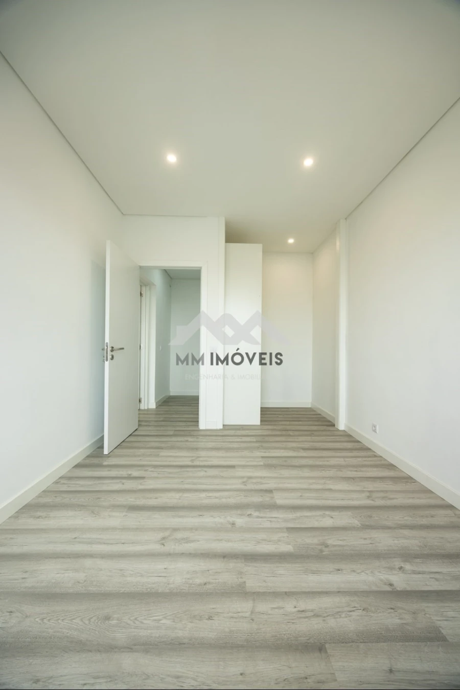 Apartamento T4 para Venda em Santa Marinha Foto 26