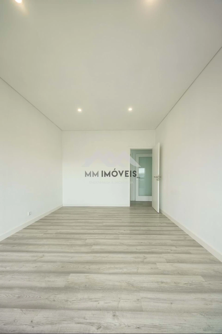 Apartamento T4 para Venda em Santa Marinha Foto 17