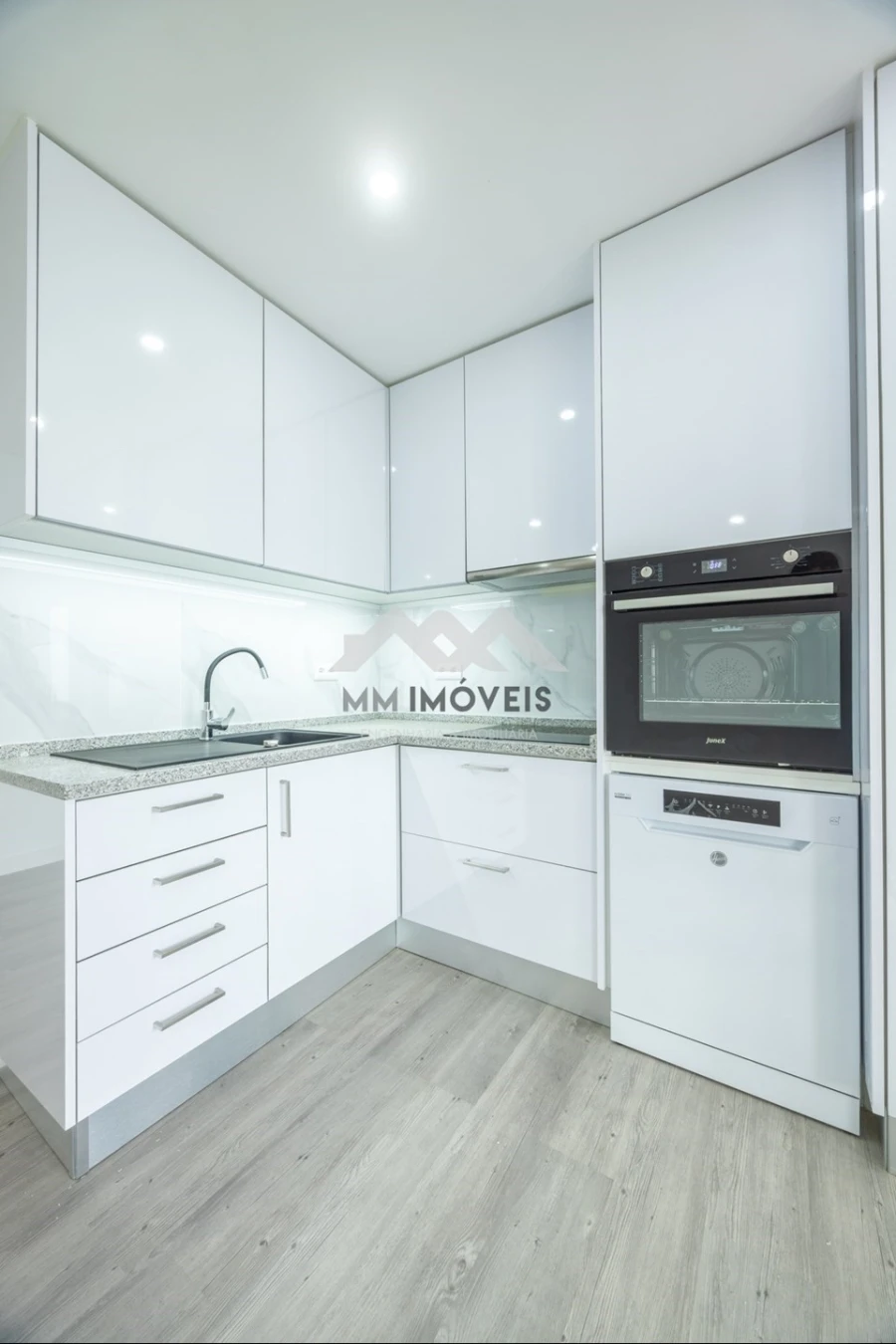 Apartamento T4 para Venda em Santa Marinha Foto 33