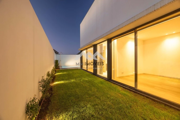 Moradia T5 para Venda em Canidelo Foto 64