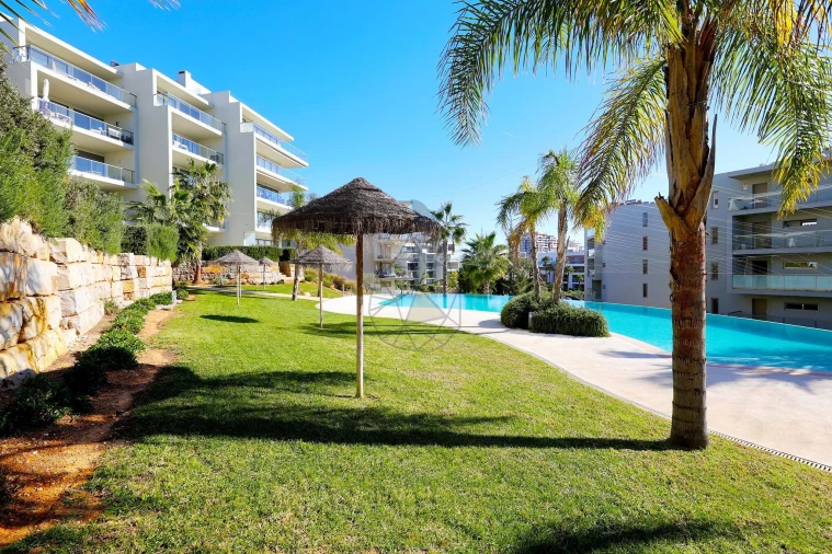 Apartamento T2 para Venda em Portimão Foto 54