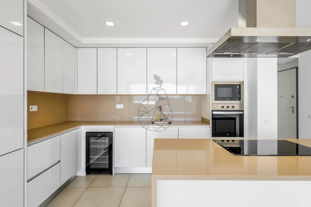 Apartamento T2 para Venda em Portimão Foto 8