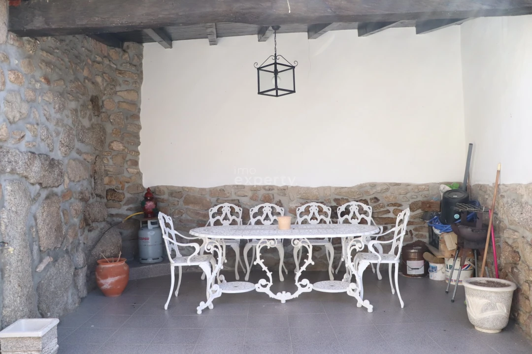 Moradia T2 para Venda em São Pedro de Rio Seco Foto 9