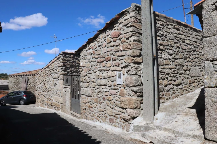 Moradia T2 para Venda em São Pedro de Rio Seco Foto 11