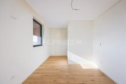 Apartamento T3 para Venda em Glória e Vera Cruz