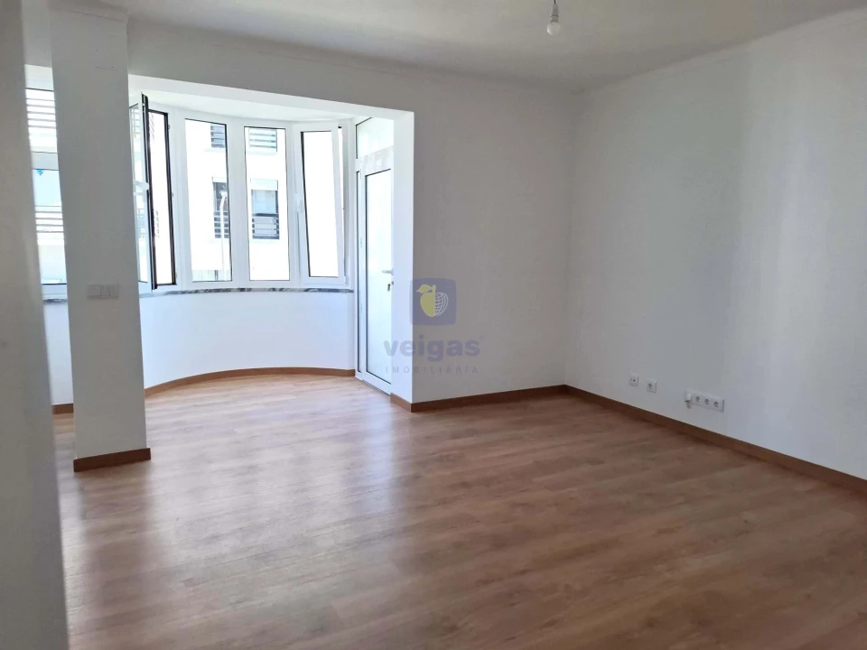 Apartamento T3 para Arrendamento em Caldas da Rainha - Santo Onofre e Serra do Bouro Foto 5