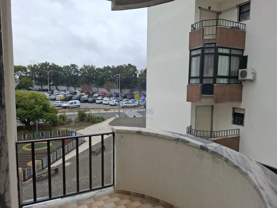 Apartamento T3 para Arrendamento em Caldas da Rainha - Santo Onofre e Serra do Bouro Foto 22