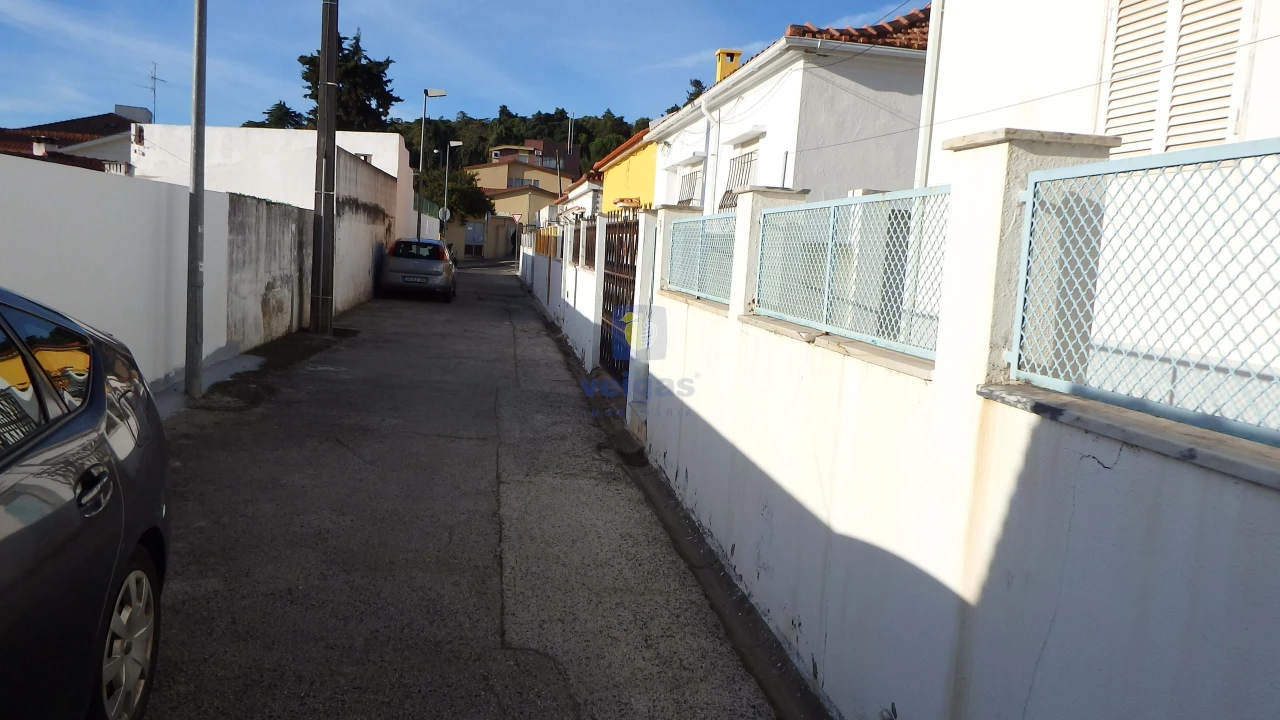 Moradia T3 para Venda em Campolide Foto 8