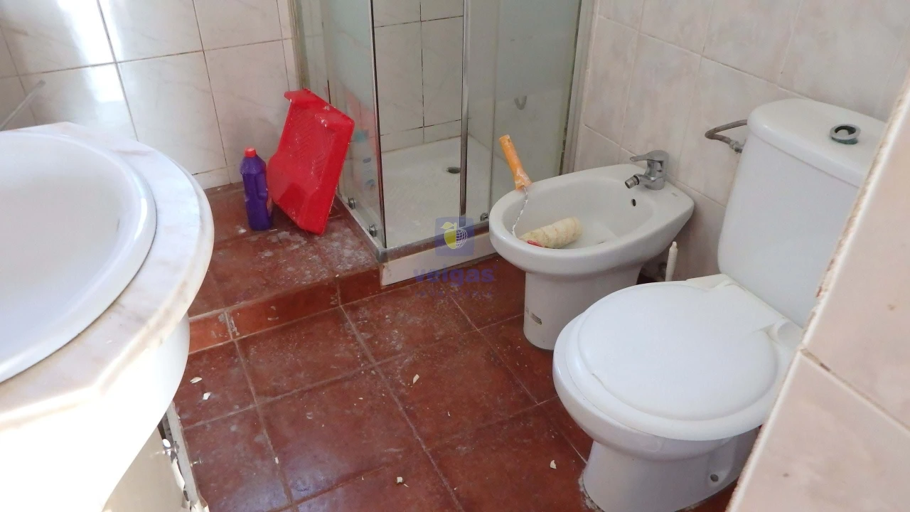 Moradia T3 para Venda em Campolide Foto 23