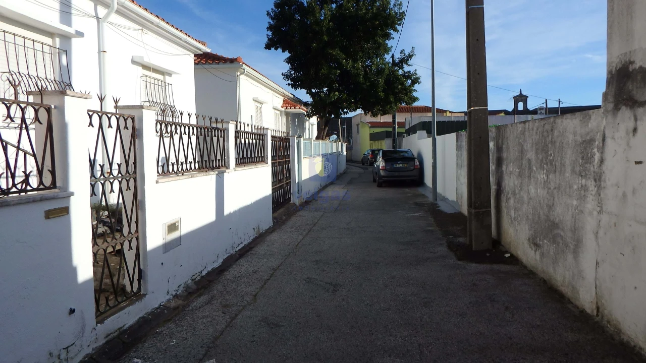 Moradia T3 para Venda em Campolide Foto 5