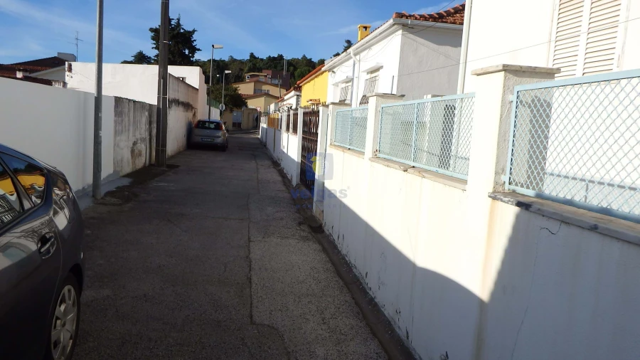 Moradia T3 para Venda em Campolide Foto 8