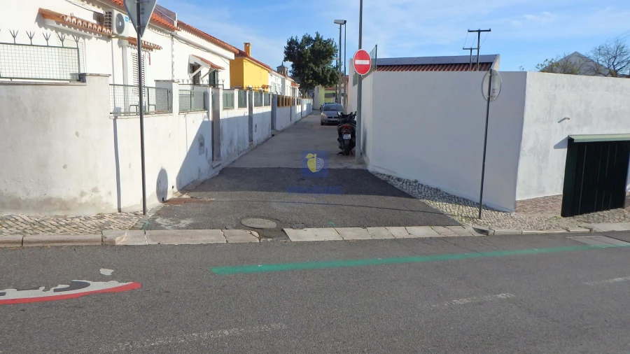 Moradia T3 para Venda em Campolide Foto 3