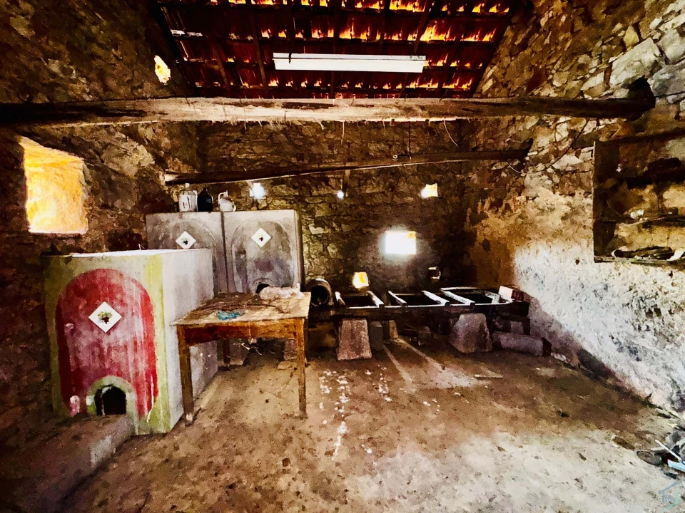 Moradia T5 para Venda em Além da Ribeira e Pedreira Foto 51