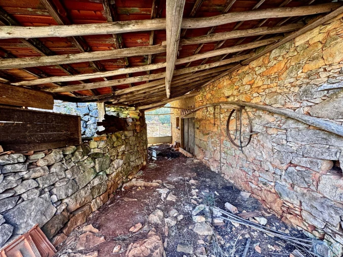 Moradia T5 para Venda em Além da Ribeira e Pedreira Foto 46