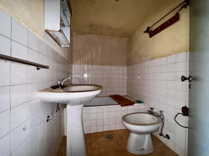 Moradia T5 para Venda em Além da Ribeira e Pedreira Foto 9