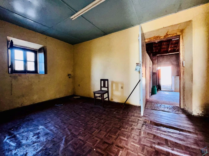 Moradia T5 para Venda em Além da Ribeira e Pedreira Foto 10