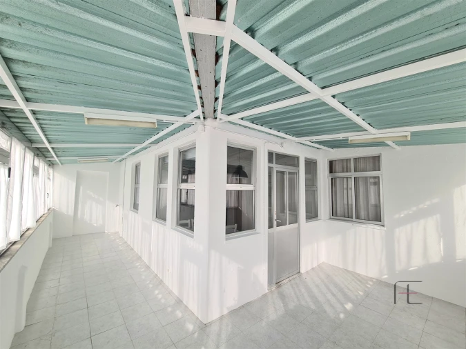 Apartamento T2 para Venda em Espinho Foto 6