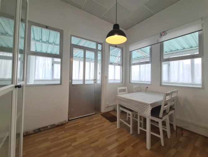 Apartamento T2 para Venda em Espinho Foto 5