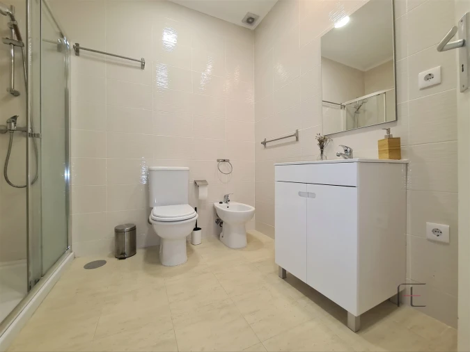 Apartamento T2 para Venda em Espinho Foto 10