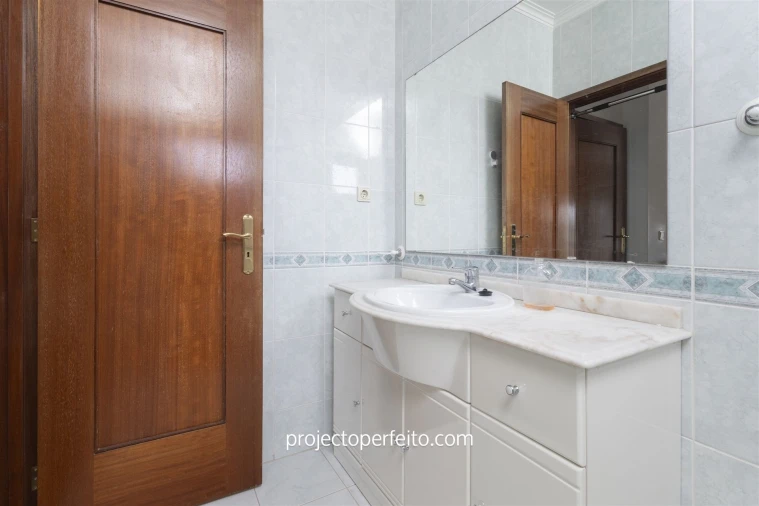 Apartamento T3 para Venda em Anta e Guetim Foto 13