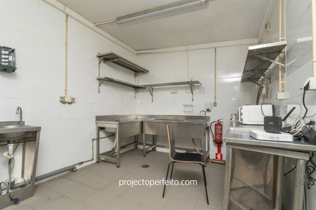 Negócio para Venda em Arcozelo Foto 21