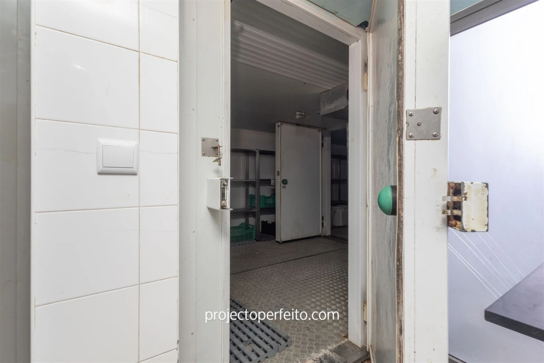 Negócio para Venda em Arcozelo Foto 25