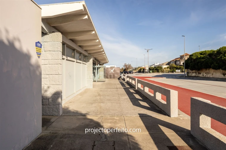 Negócio para Venda em Arcozelo Foto 6