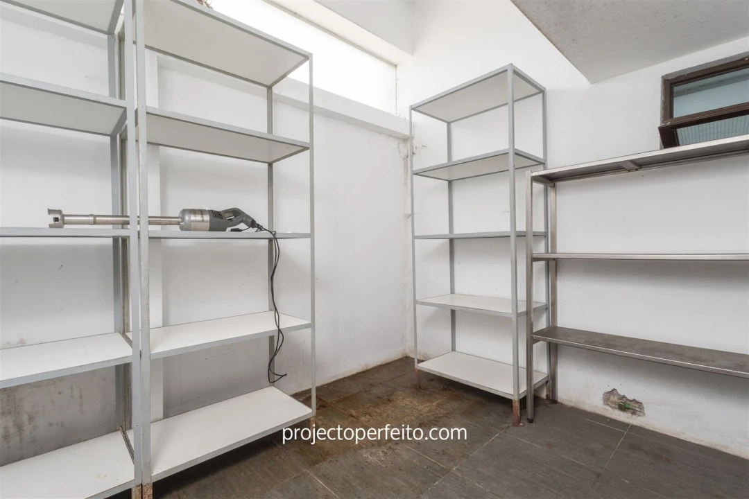 Negócio para Venda em Arcozelo Foto 24