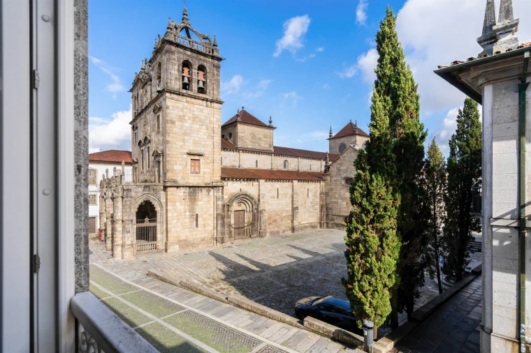 Apartamento T2 para Arrendamento férias em Braga (Maximinos, Sé e Cividade) Foto 3