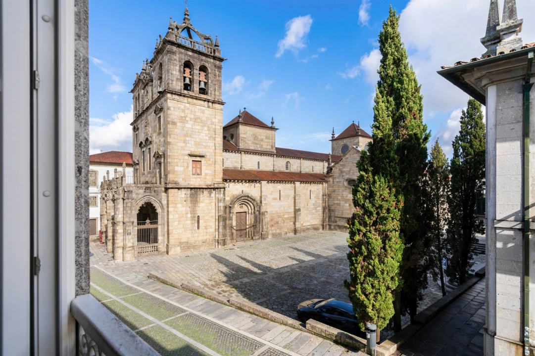 Apartamento T2 para Arrendamento férias em Braga (Maximinos, Sé e Cividade) Foto 3