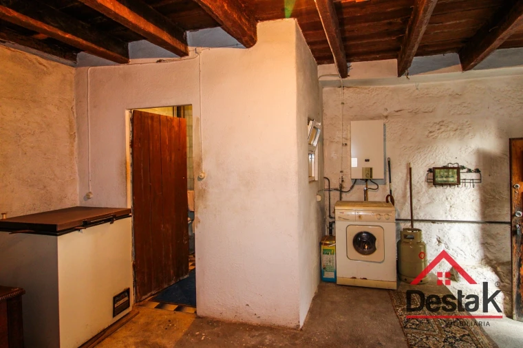 Moradia T2 para Venda em Santa Cruz da Trapa e São Cristóvão de Lafões Foto 10