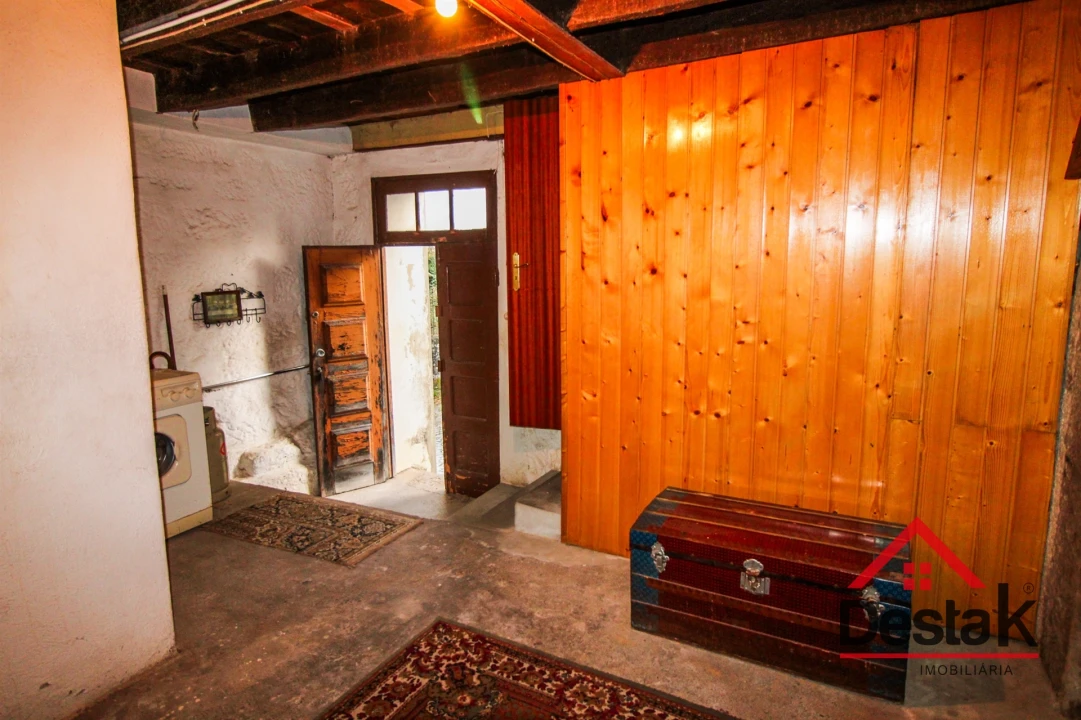 Moradia T2 para Venda em Santa Cruz da Trapa e São Cristóvão de Lafões Foto 8