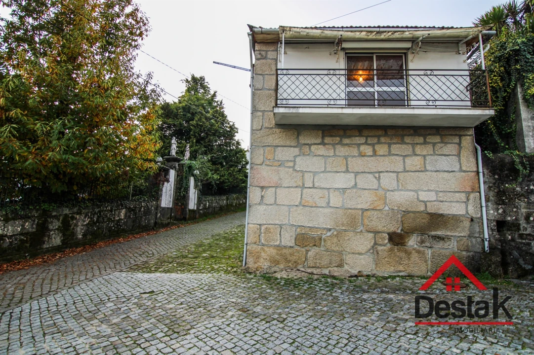 Moradia T2 para Venda em Santa Cruz da Trapa e São Cristóvão de Lafões Foto 3