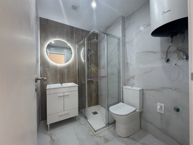 Apartamento T2 para Venda em Santa Iria de Azoia, São João da Talha e Bobadela Foto 18