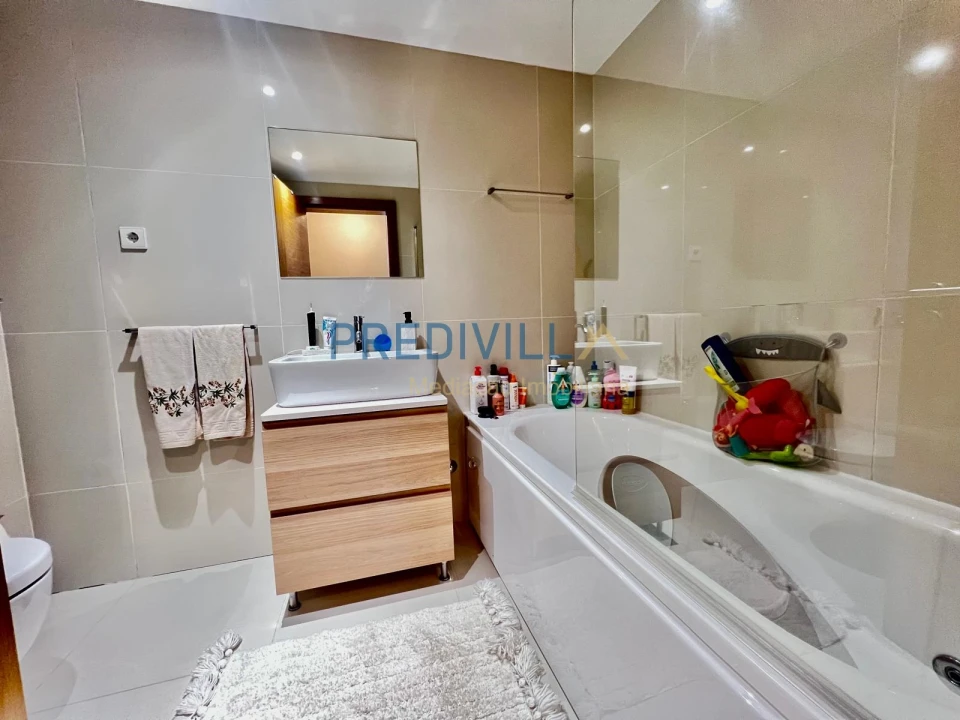 Apartamento T2 para Venda em Vilar de Pinheiro Foto 11