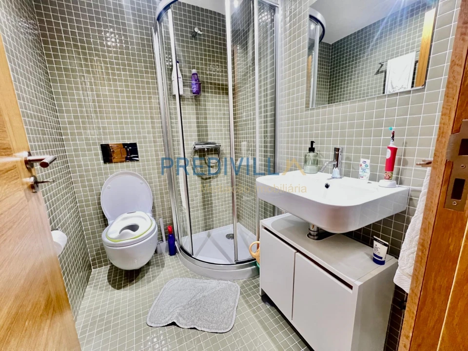 Apartamento T2 para Venda em Vilar de Pinheiro Foto 8